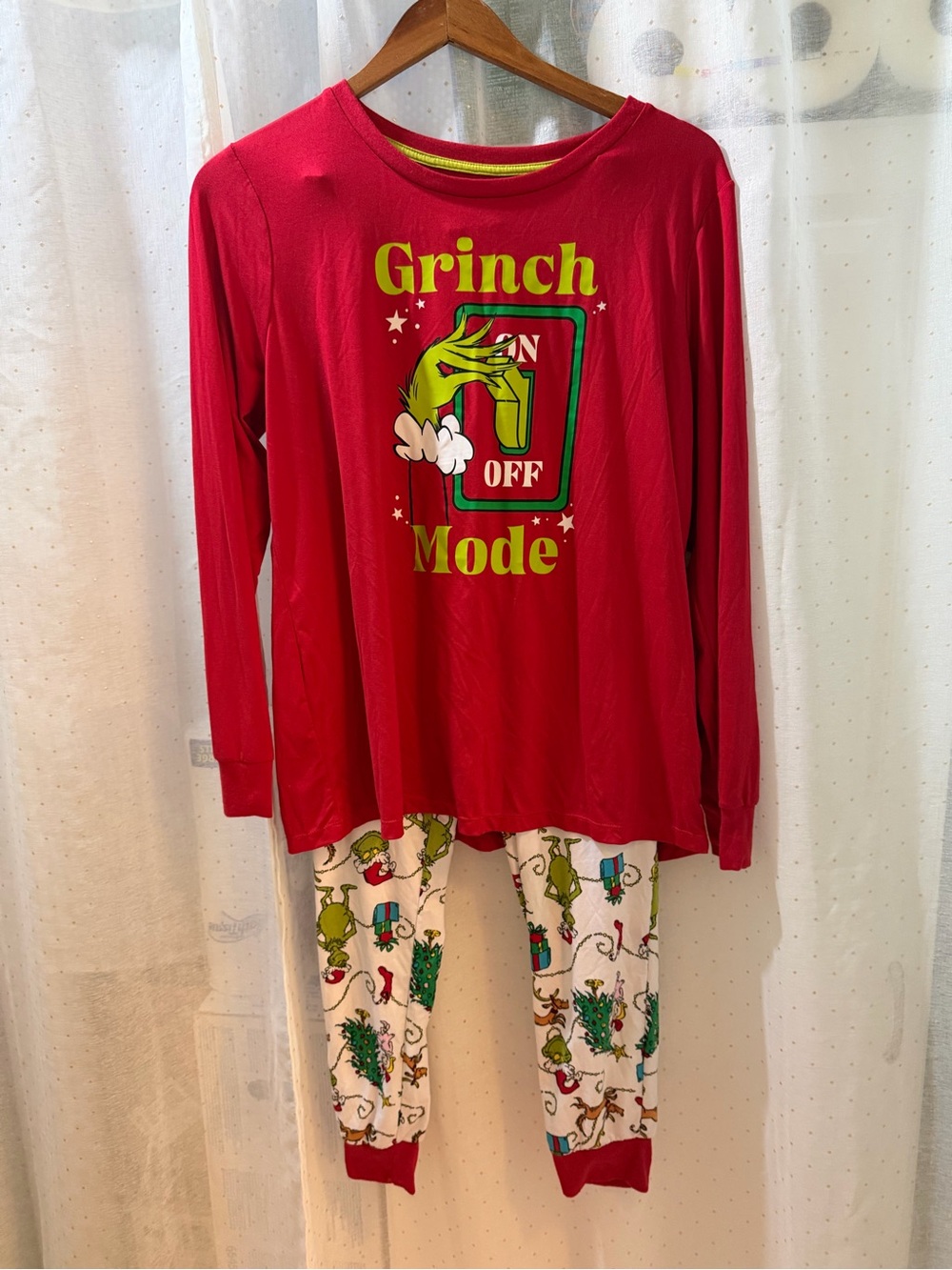 Grinch Mode Women’s Red Holiday Pajama Set